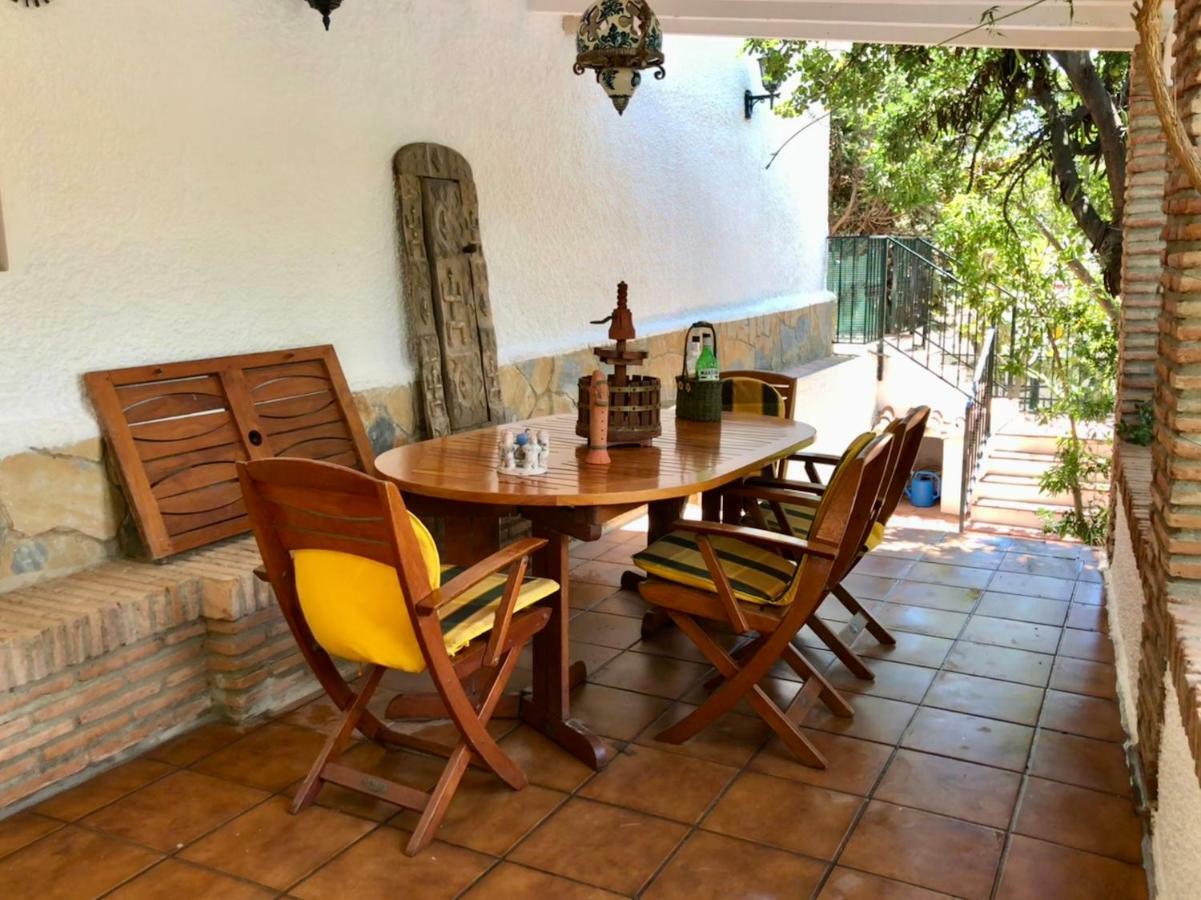 Villa Pinares-Malaga: pool, garden, garaje, wifi, Buitenkant foto