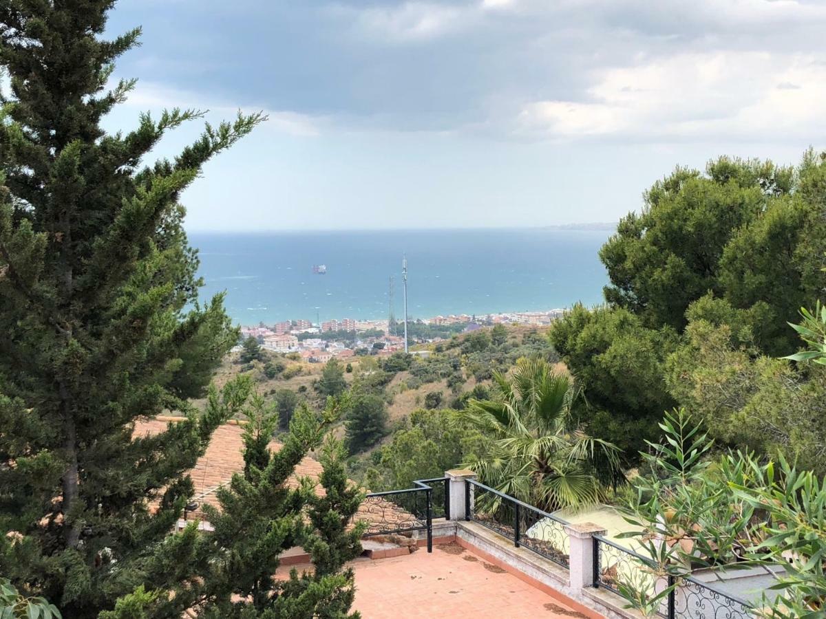 Villa Pinares-Malaga: pool, garden, garaje, wifi, Buitenkant foto