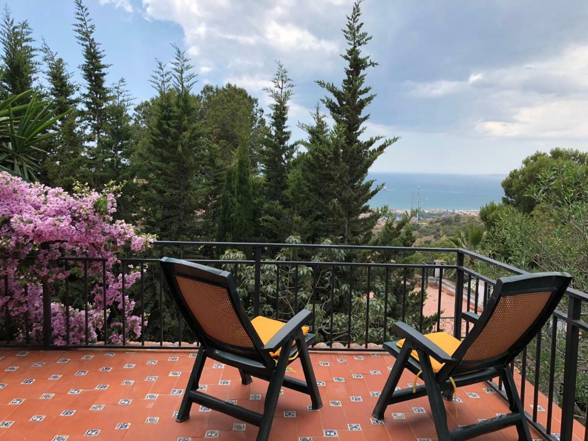 Villa Pinares-Malaga: pool, garden, garaje, wifi, Buitenkant foto